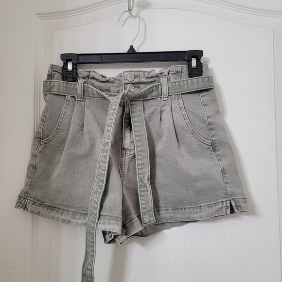 American Eagle Size 4 Washed Khaki Green Paper Bag Highest Rise Mom Shorts - Picture 2 of 15
